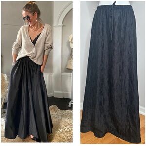 F21BLACK MAXI SKIRT W / POCKETS -NWT-XL
